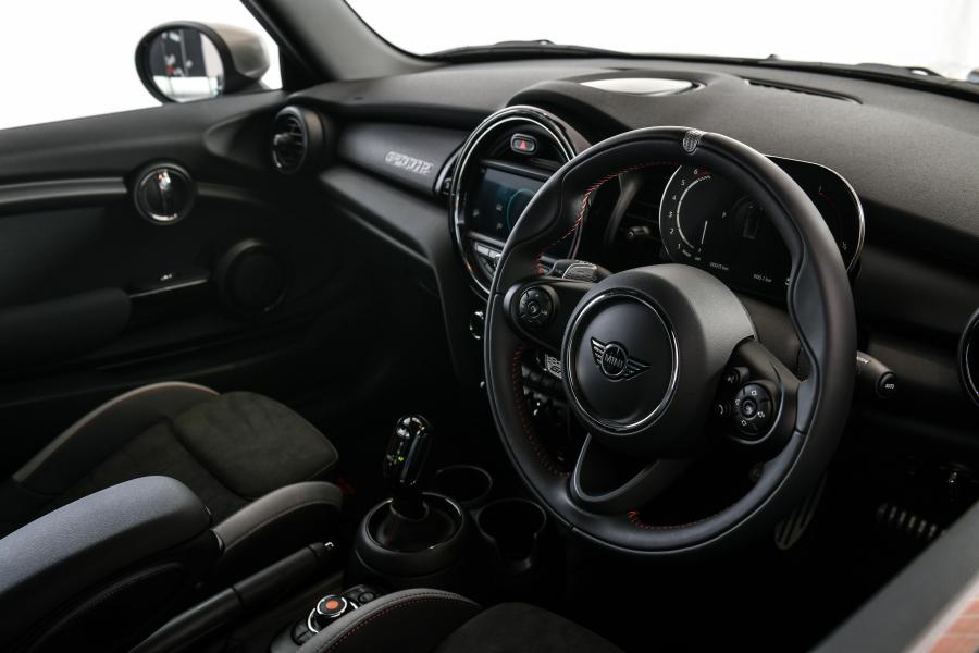 Торпедо Mini John Cooper Works GP (F56) 2020 года  (SG) (фото 7 из 21)